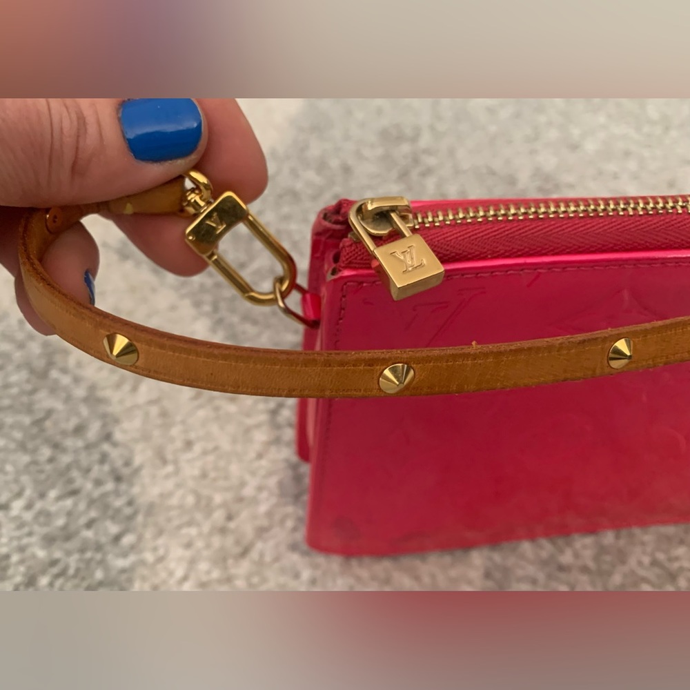 Louis Vuitton Pink Shoulder Bag - Picture 6 of 12